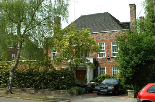 34 Winnington Road b